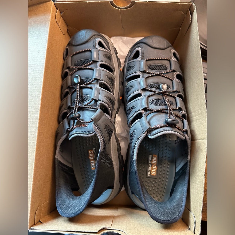 Skechers Men's Charcoal Adventure slip in Sandals size 13